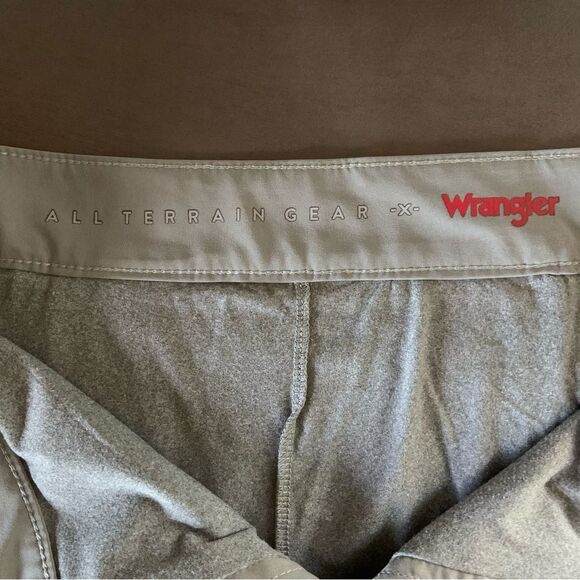 WRANGLER Women’s ATG Trail Runner Shorts Size 16 - Picture 8 of 10